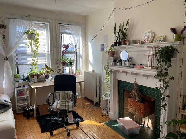 100 Linden St Unit 11
