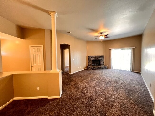 Photo - SOUTHWEST BAKERSFIELD- POOL