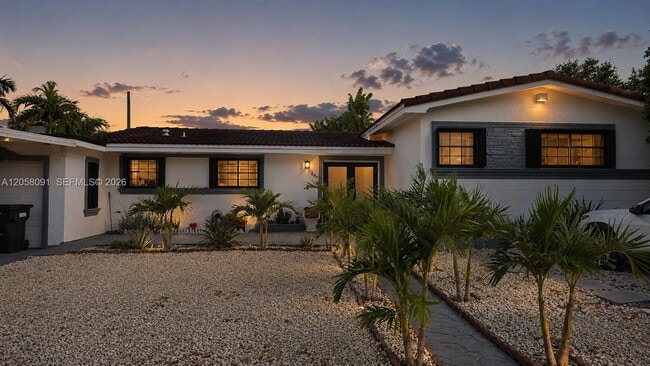 Building Photo - 565 NE 179th Dr
