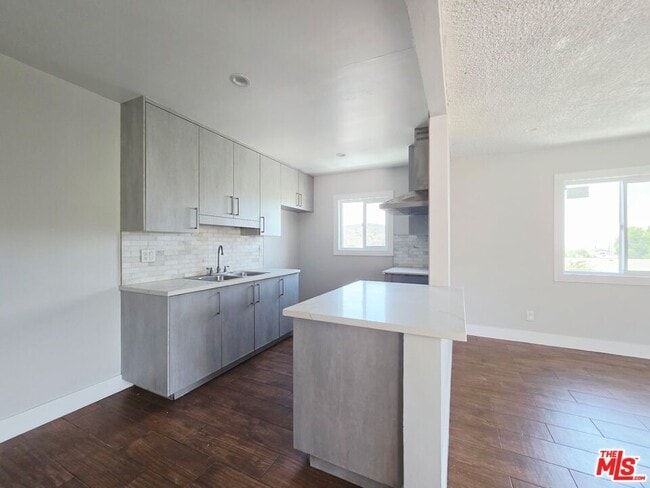 9949 Pinewood Ave Unit 1
