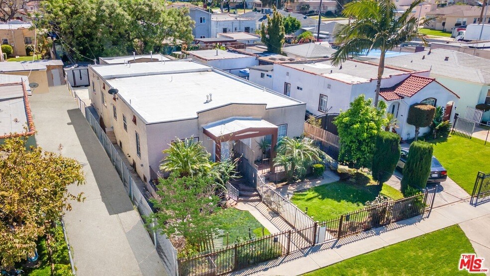 Photo - 642 W 109th Pl