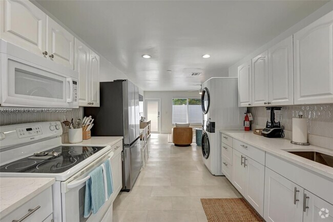 Building Photo - 1319 SW 30th St Rental
