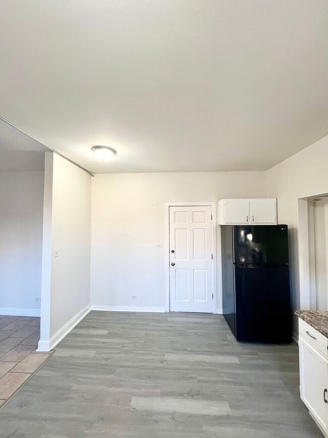 Photo - 2700 S Hamlin Ave