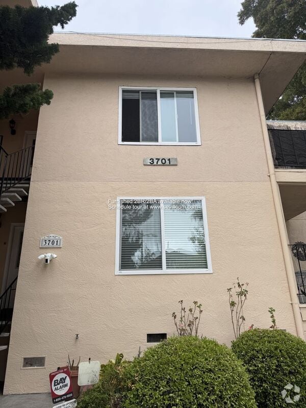 Building Photo - 3701 Park Blvd Unit Apt A