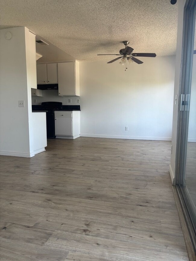 4220 Vista Del Rio Way