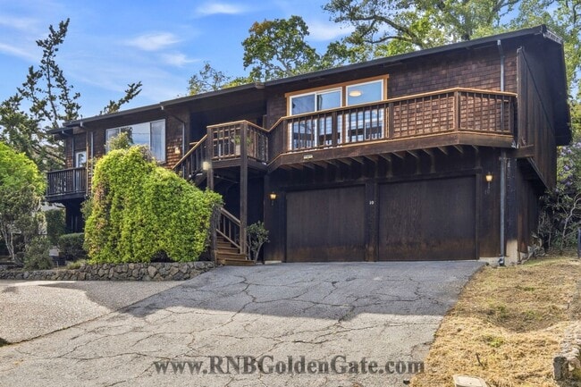 Building Photo - Gorgeous home with spacious yard in Kentfield for rent!