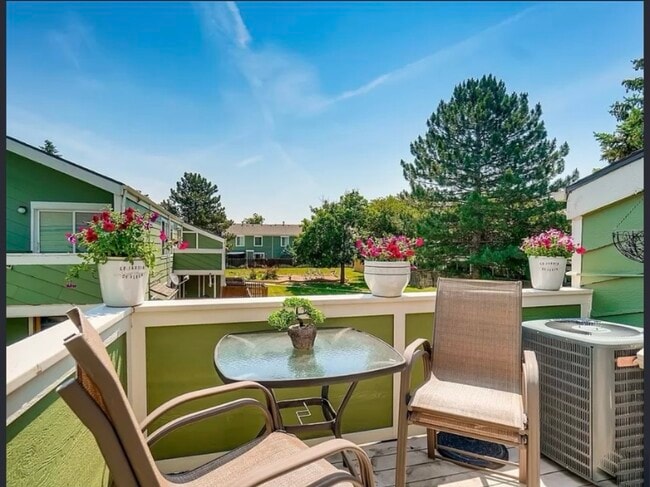 Building Photo - 968 S Peoria St Unit Buckingham Oaks