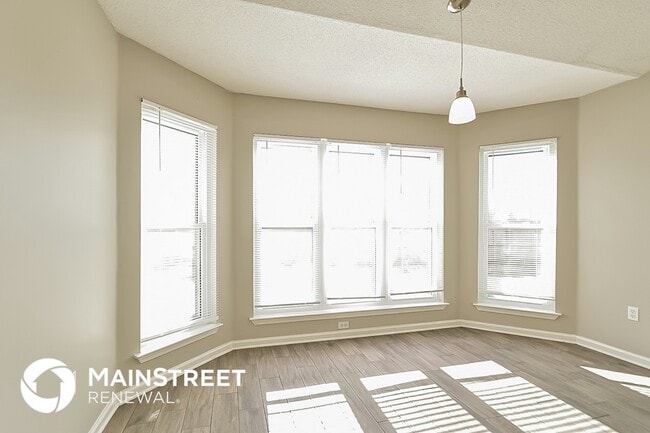 Photo - 9040 Triple Crown Loop W