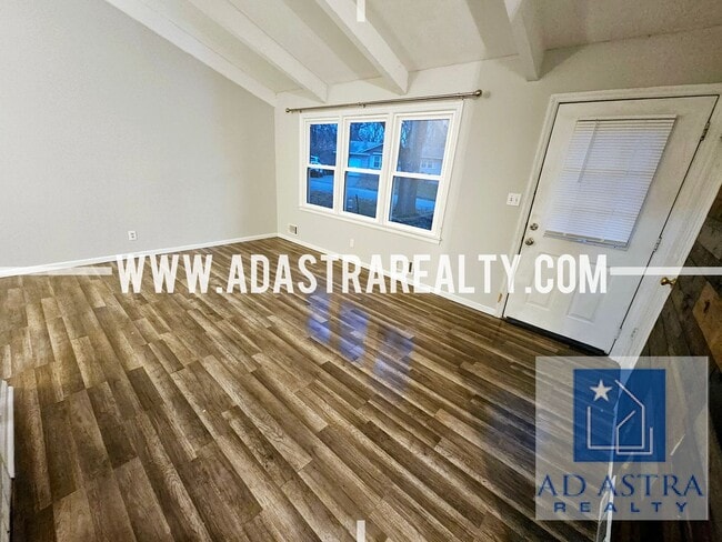Photo - 7211 N Avalon St