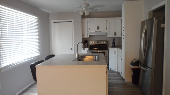 Photo - 2241 Gumwood Ave