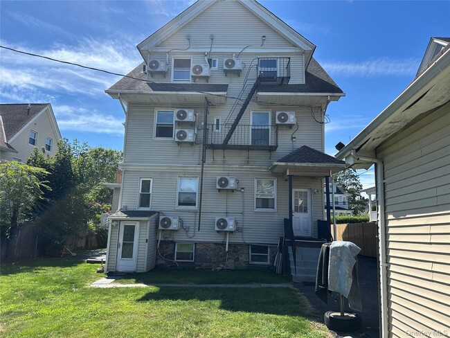 Photo - 40 Crosby Pl Unit 2