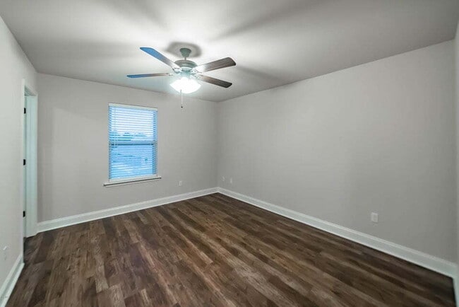 Photo - Darling 2b townhome. Close to everything