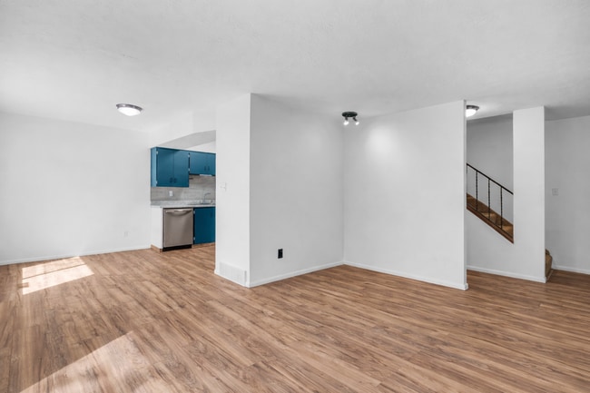 Photo - Gated 3 Bed Condo with Pool & Tennis Court