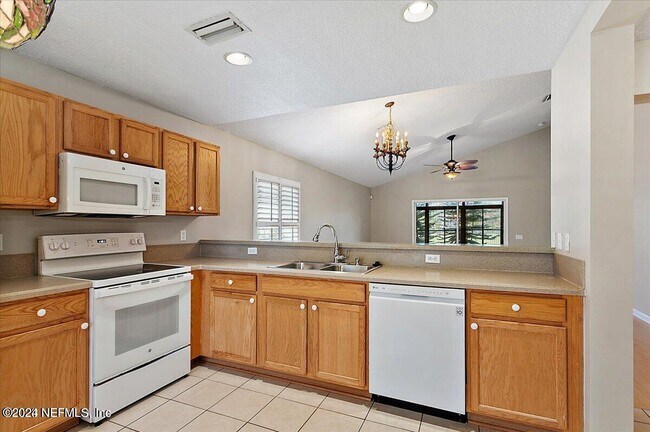 Photo - 1212 Coghill Cir