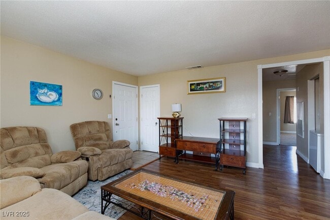 Building Photo - 7300 W Pirates Cove Rd Unit 2038