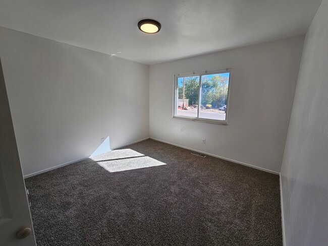 Photo - 308 Loomis Ave