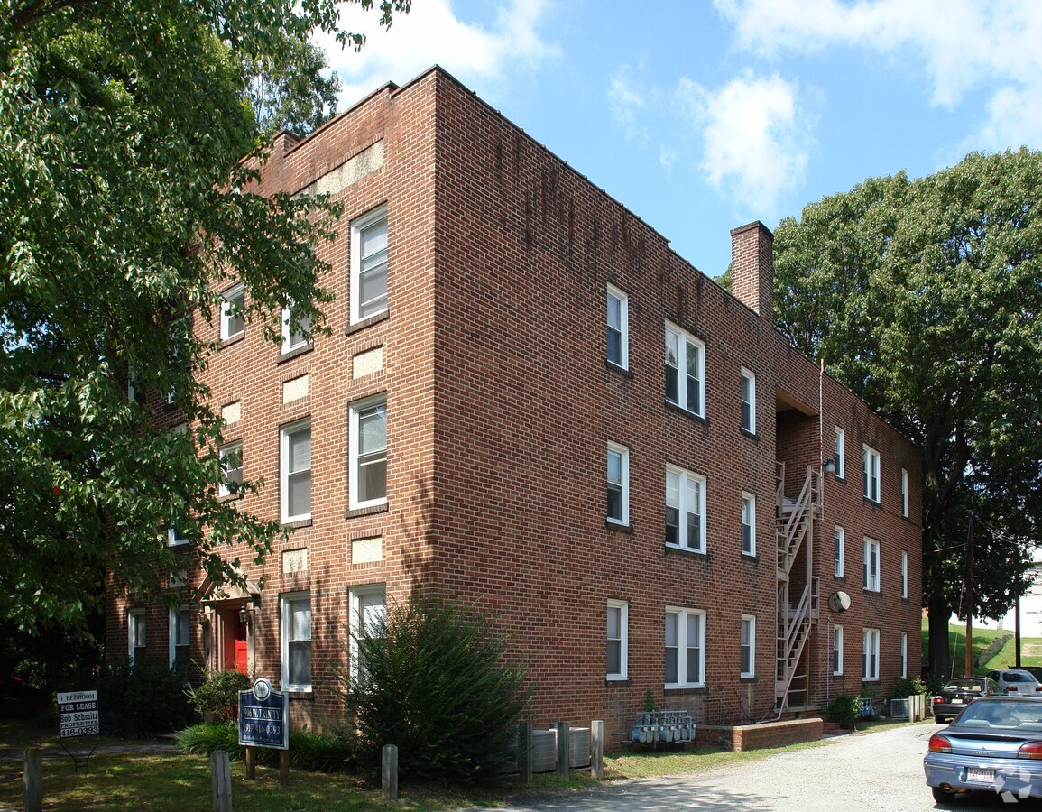 Photo - 906 W Trinity Ave Apartments