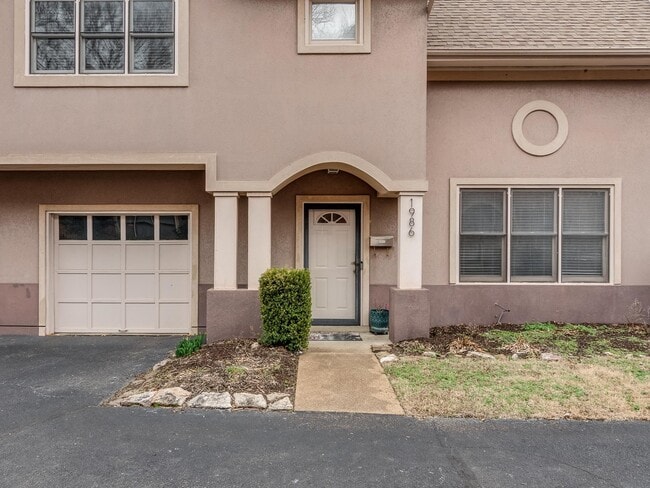 Photo - 1986 Eastend Dr