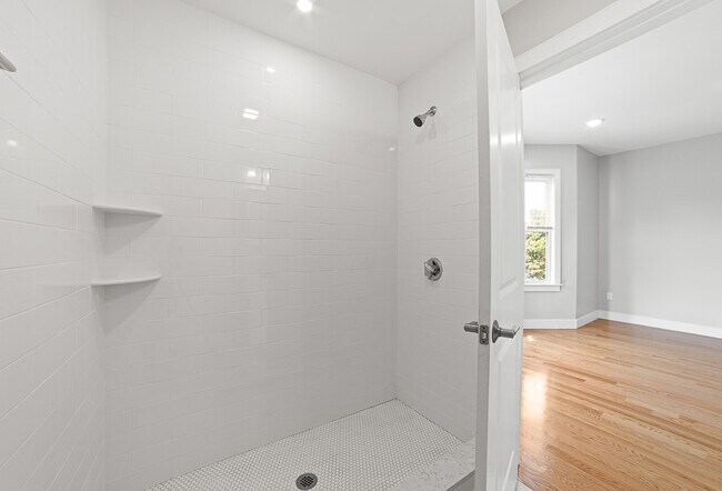 Photo - 146 Boston St