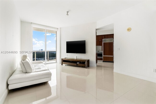 Building Photo - 16001 Collins Ave Unit 2605