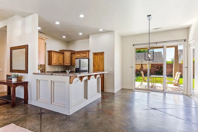 Photo - 3 bed 2 bath home!