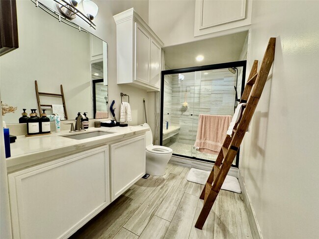 Photo - 5801 Winsome Ln Unit 306