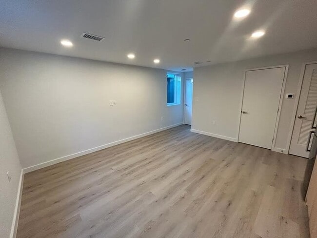 living room - 5517 41st St NW Unit #B