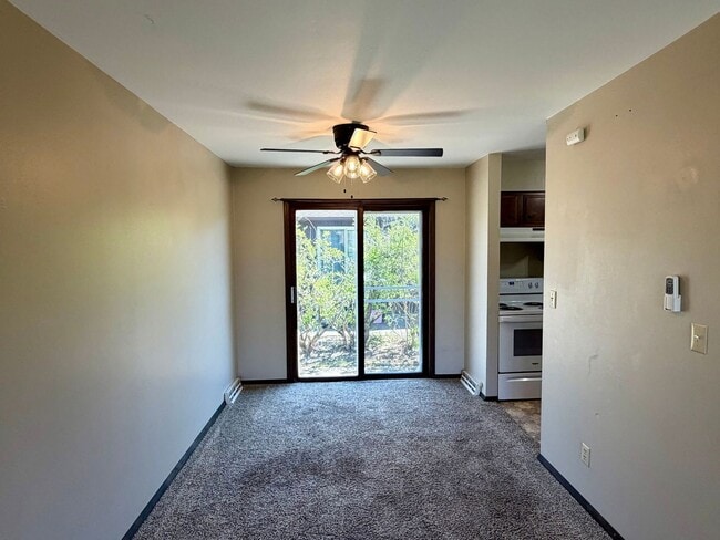 Photo - 1421 Elizabeth St Unidad Rear