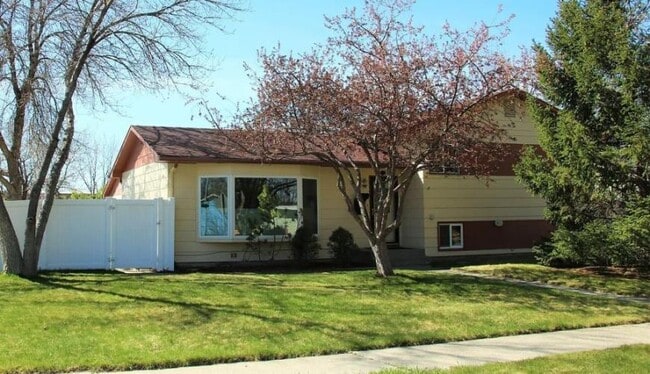 Building Photo - 4 bedroom in Billings MT 59102 Rental