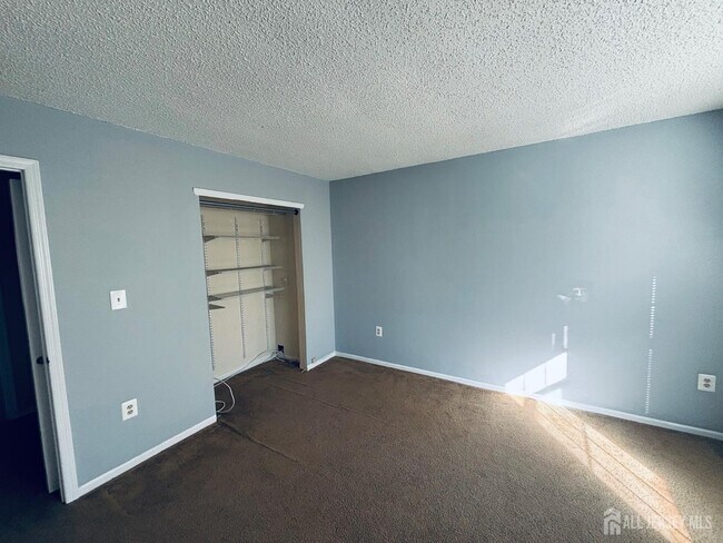 Photo - 34 Colleen Ct