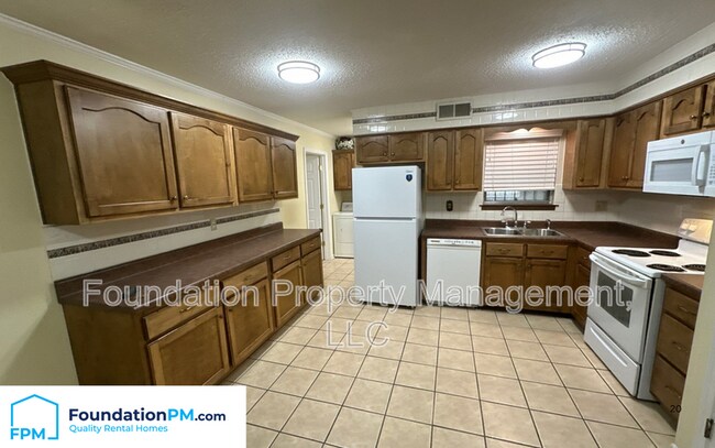 Photo - 2621 Derbyshire Ave