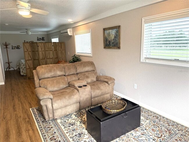 Photo - 1470 Nestor Ct