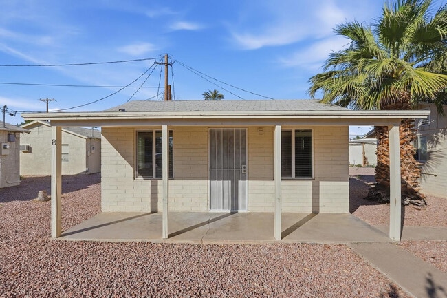 Building Photo - 623 S Country Club Dr Unit 8