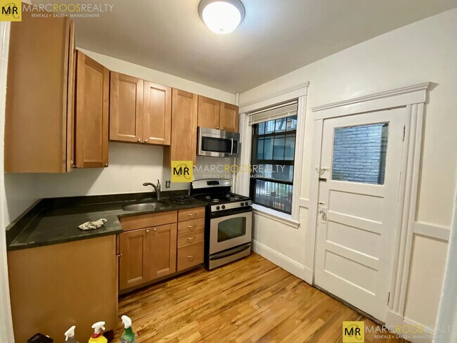 Photo - 59 Lanark Rd Unit 2