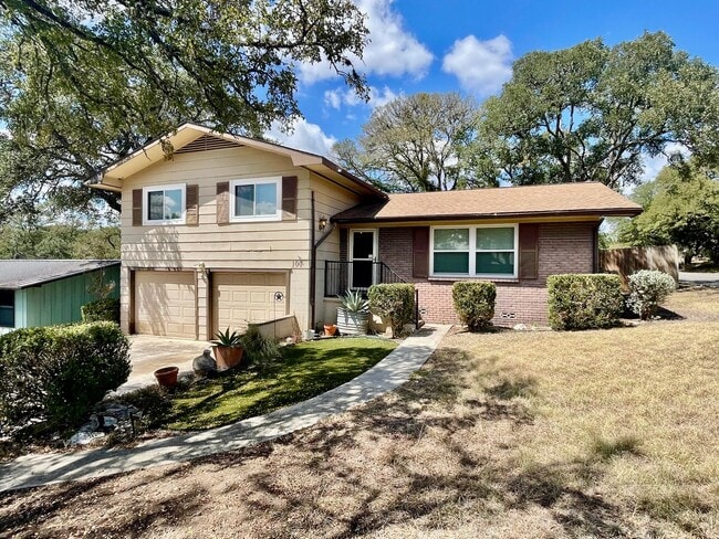 Building Photo - Updated Home w/ 2 Car Garage, Backyard and...