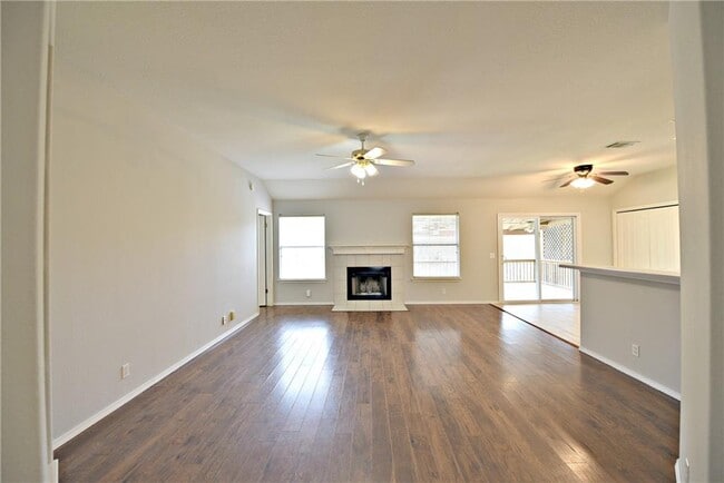 Photo - 1003 N Riviera Cir