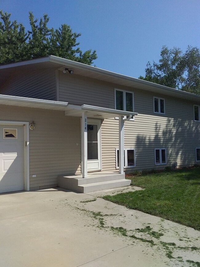 Photo - 214 9th Ave N Apartment Unit 1