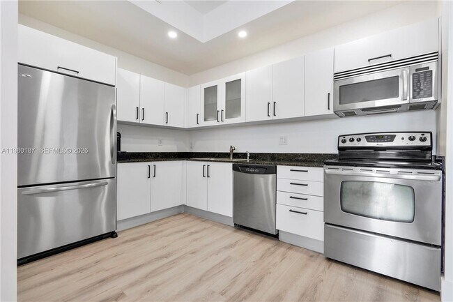 3250 Grand Ave Unit 507