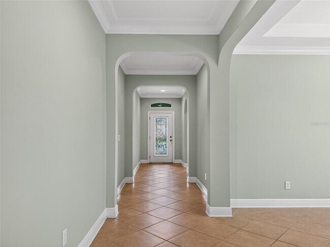 Photo - 2062 Redbay Ave