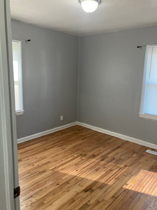 Photo - 1089 Longshore Dr