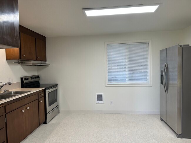 Photo - 2427 Gibson Rd