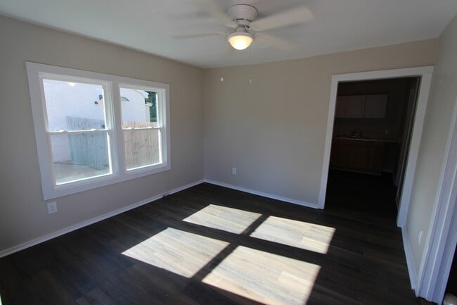 Photo - 210 Berry St