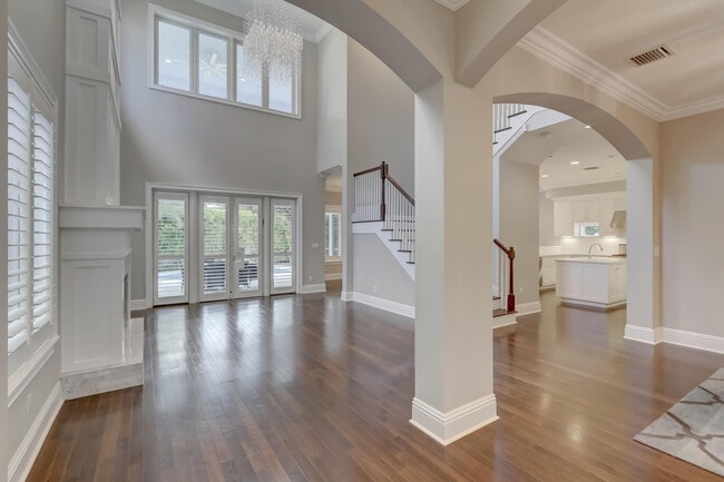 Photo - 425 NE 11th Ave