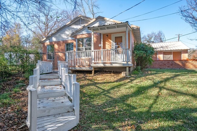 Photo - 175 E Elm St