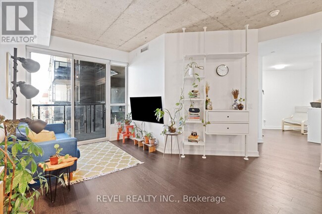 Photo - 1030 King St W Unité 609