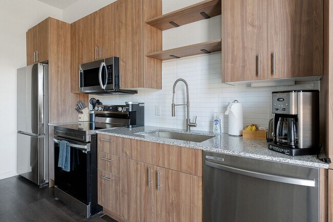 2232 Empire Central Dr Unit SI ID1018236P