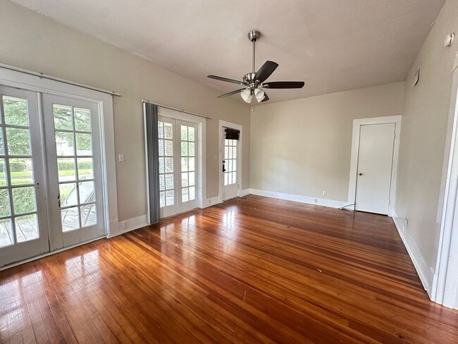 Photo - 457 Dalzell St