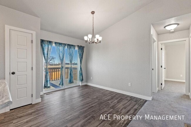 Photo - 640 Bomber Way