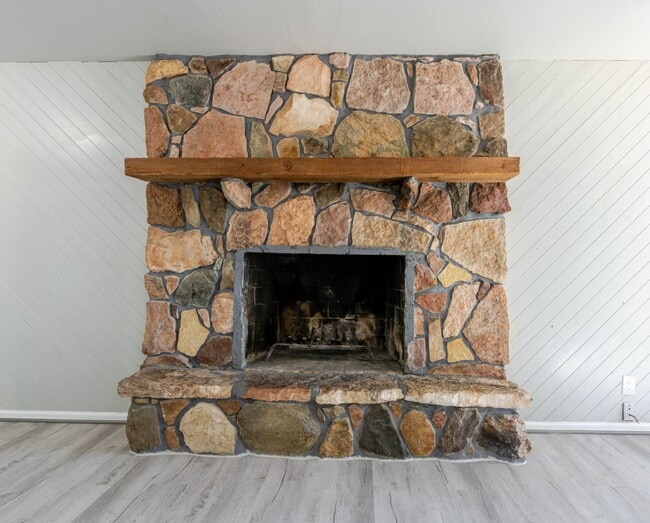 Photo - SPECIAL: $800 OFF FIRST MONTH'S RENT | $18...