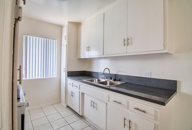 Photo - 8330 Willis Ave